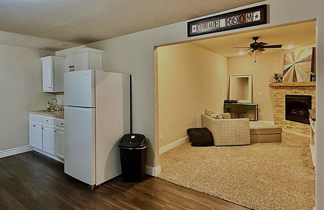 3249 S Creekside Drive S, Springfield, MO 65807