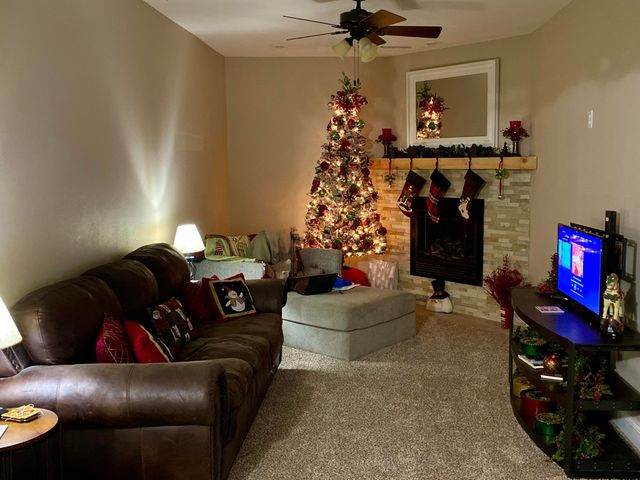 3249 S Creekside Drive S, Springfield, MO 65807