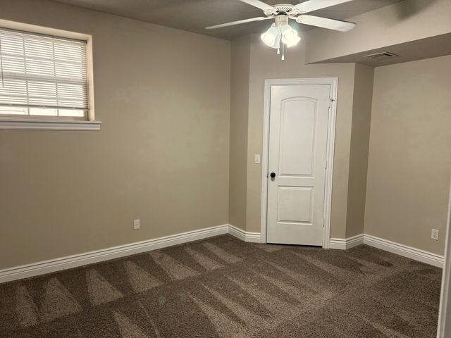 3249 S Creekside Drive S, Springfield, MO 65807