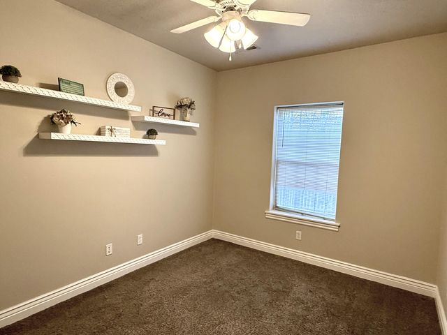 3249 S Creekside Drive S, Springfield, MO 65807