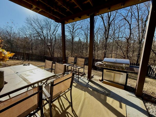 3249 S Creekside Drive S, Springfield, MO 65807