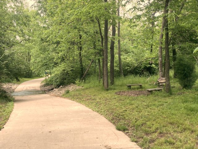 3249 S Creekside Drive S, Springfield, MO 65807