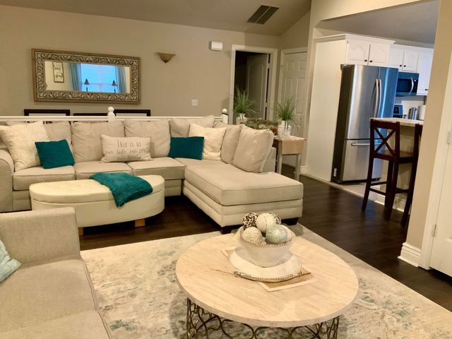 3249 S Creekside Drive S, Springfield, MO 65807