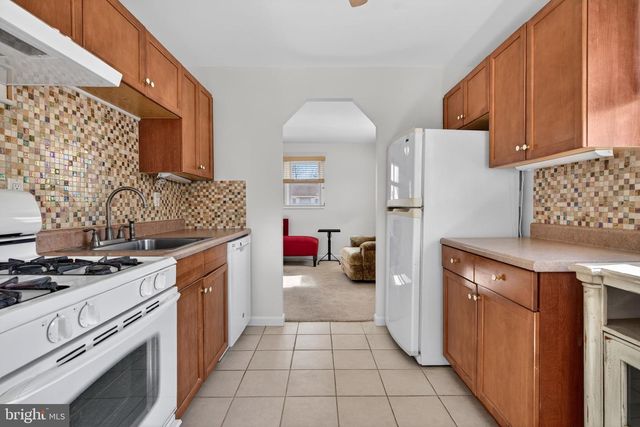 929 MOUNT RD, Burlington, NJ 08016