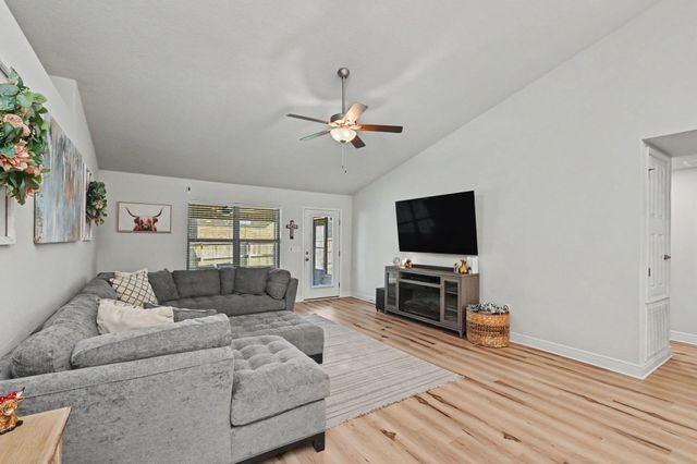 2218 Jernigan Drive, Crestview, FL 32536