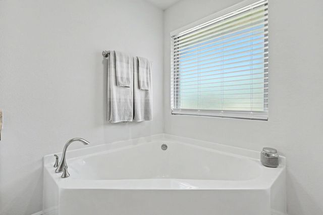 2218 Jernigan Drive, Crestview, FL 32536