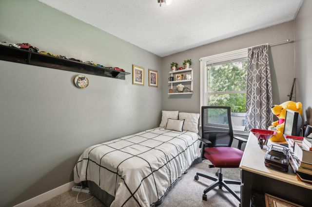 1613 Lyn Curve Avenue N, Minneapolis, MN 55411