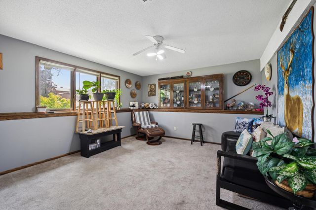 1613 Lyn Curve Avenue N, Minneapolis, MN 55411