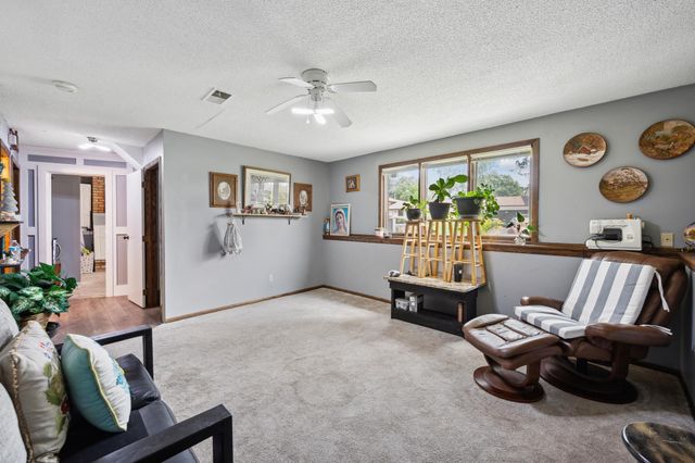 1613 Lyn Curve Avenue N, Minneapolis, MN 55411