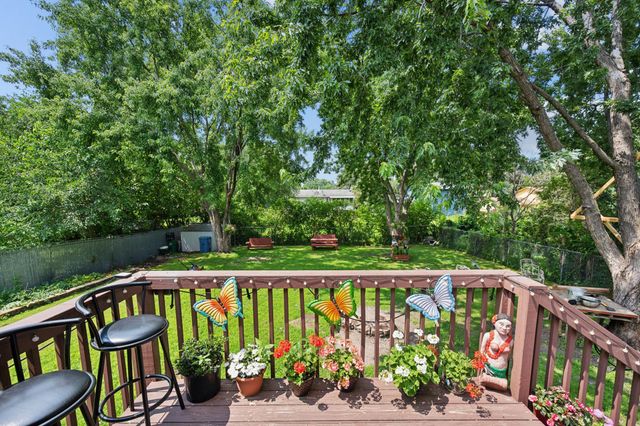 1613 Lyn Curve Avenue N, Minneapolis, MN 55411