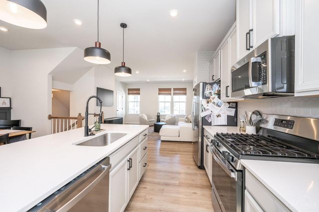 26 Wentworth Lane, Deer Park, OH 45236