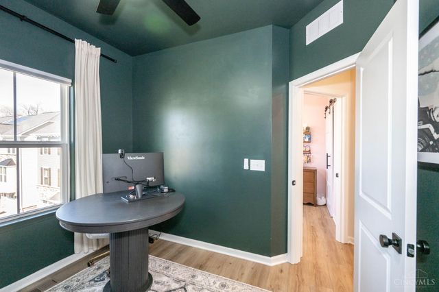 26 Wentworth Lane, Deer Park, OH 45236