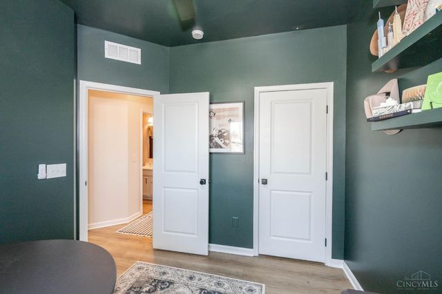 26 Wentworth Lane, Deer Park, OH 45236