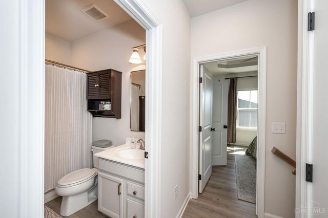 26 Wentworth Lane, Deer Park, OH 45236