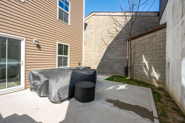 26 Wentworth Lane, Deer Park, OH 45236
