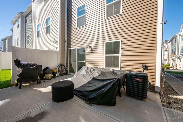26 Wentworth Lane, Deer Park, OH 45236