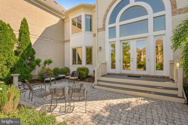 18349 FAIRWAY OAKS SQ, Leesburg, VA 20176