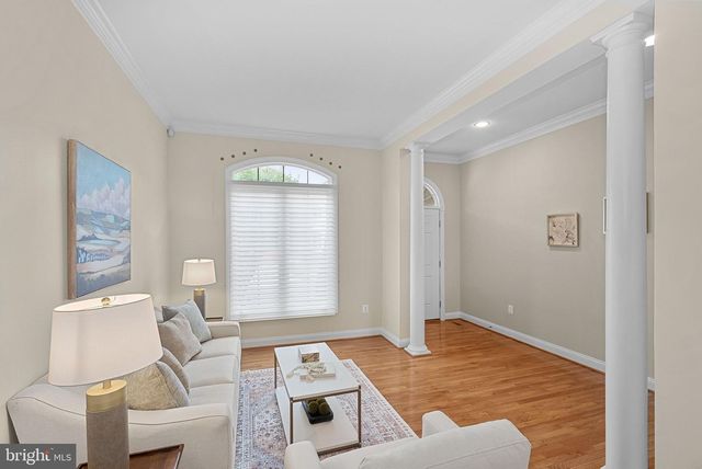 18349 FAIRWAY OAKS SQ, Leesburg, VA 20176