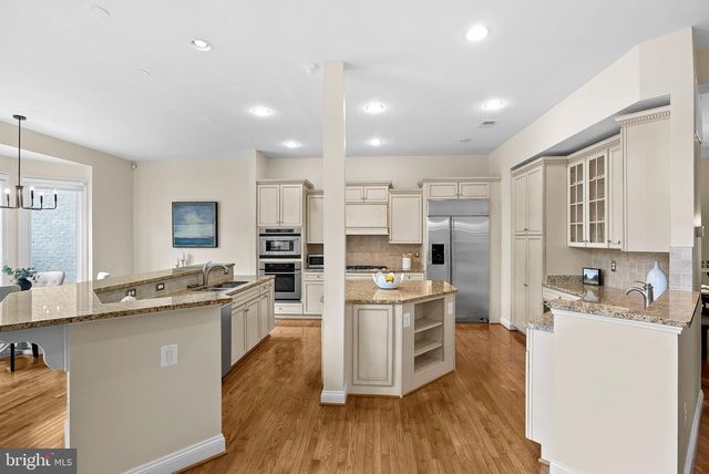 18349 FAIRWAY OAKS SQ, Leesburg, VA 20176