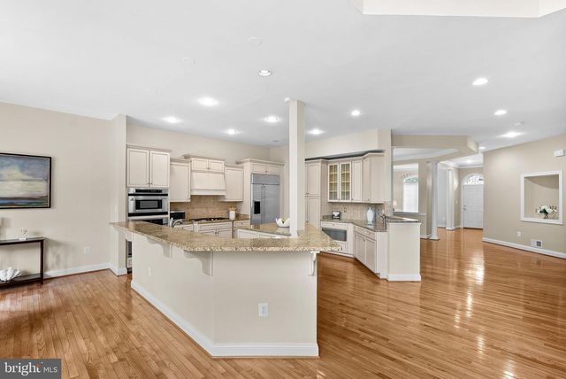18349 FAIRWAY OAKS SQ, Leesburg, VA 20176