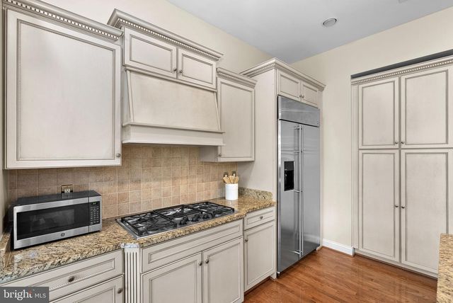 18349 FAIRWAY OAKS SQ, Leesburg, VA 20176