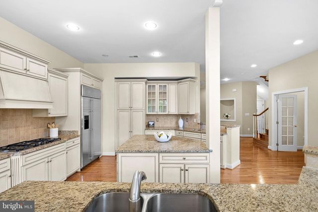 18349 FAIRWAY OAKS SQ, Leesburg, VA 20176