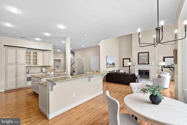 18349 FAIRWAY OAKS SQ, Leesburg, VA 20176