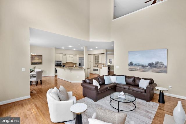 18349 FAIRWAY OAKS SQ, Leesburg, VA 20176