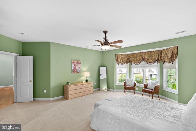 18349 FAIRWAY OAKS SQ, Leesburg, VA 20176