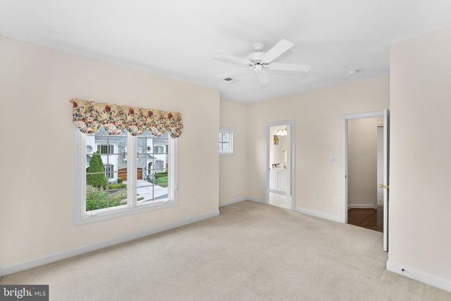 18349 FAIRWAY OAKS SQ, Leesburg, VA 20176