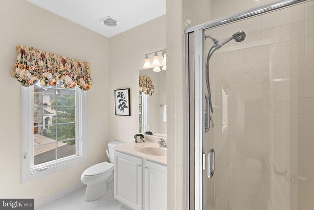18349 FAIRWAY OAKS SQ, Leesburg, VA 20176