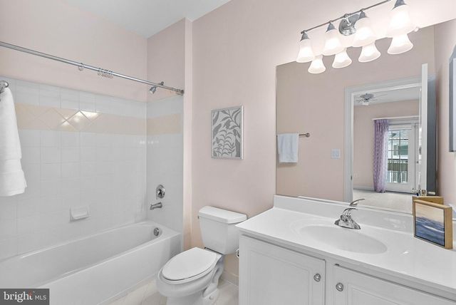 18349 FAIRWAY OAKS SQ, Leesburg, VA 20176