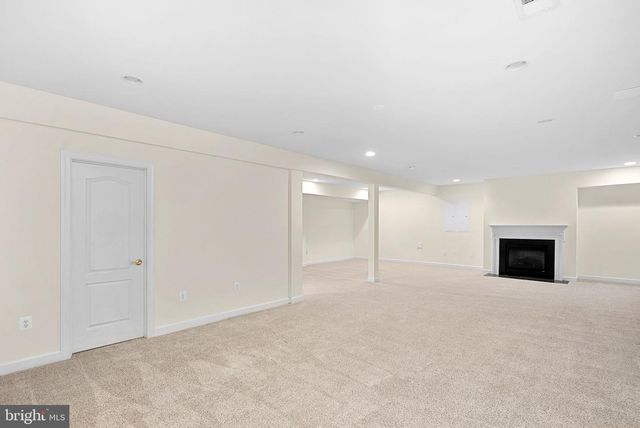 18349 FAIRWAY OAKS SQ, Leesburg, VA 20176