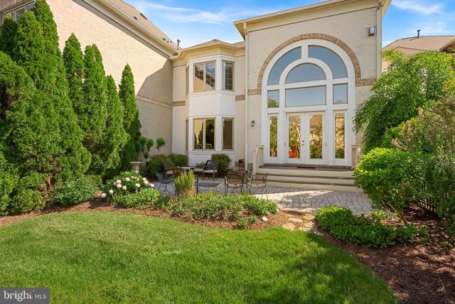 18349 FAIRWAY OAKS SQ, Leesburg, VA 20176