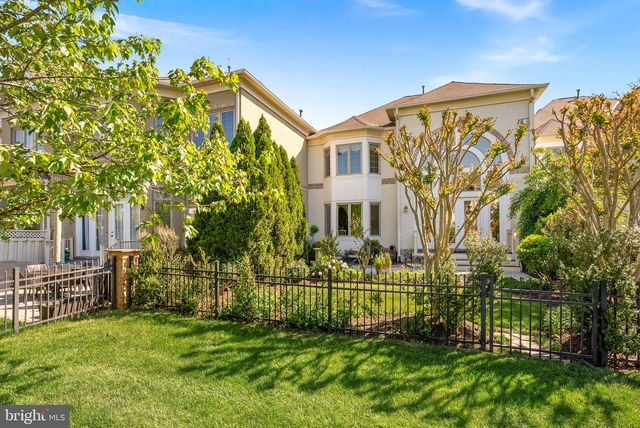 18349 FAIRWAY OAKS SQ, Leesburg, VA 20176