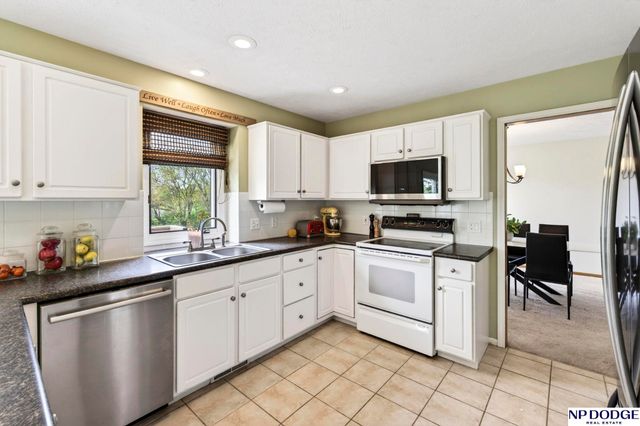 15205 Willow Creek Drive, Omaha, NE 68138