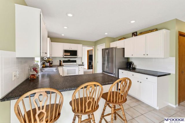 15205 Willow Creek Drive, Omaha, NE 68138