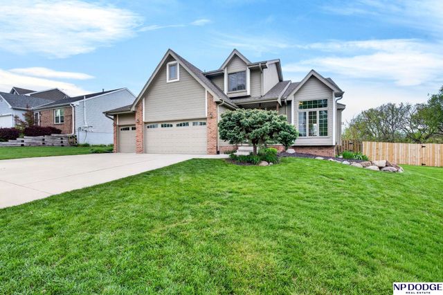 15205 Willow Creek Drive, Omaha, NE 68138