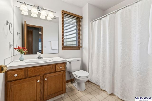 15205 Willow Creek Drive, Omaha, NE 68138