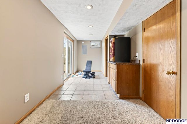15205 Willow Creek Drive, Omaha, NE 68138