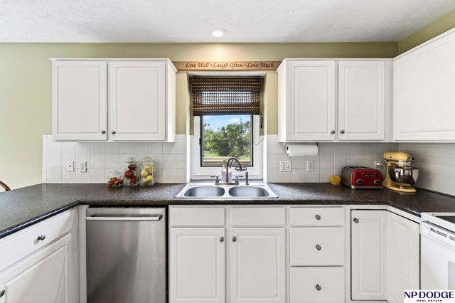 15205 Willow Creek Drive, Omaha, NE 68138