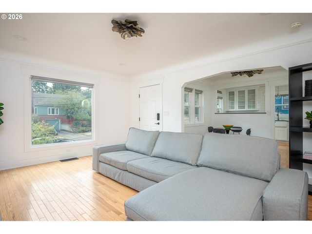 4207 Ne 77th Ave, Portland, OR 97218