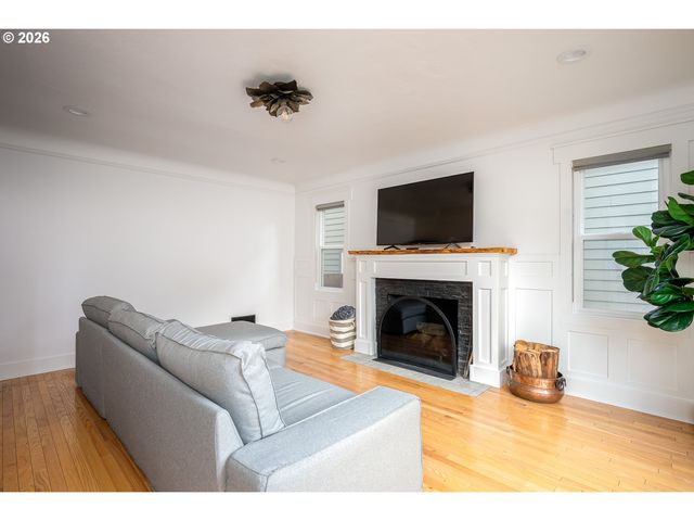4207 Ne 77th Ave, Portland, OR 97218