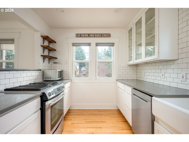 4207 Ne 77th Ave, Portland, OR 97218