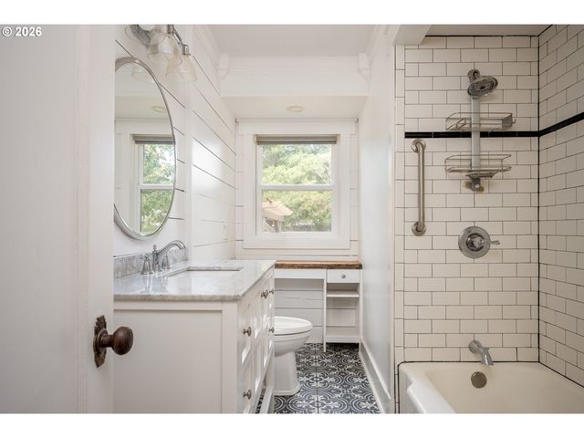 4207 Ne 77th Ave, Portland, OR 97218