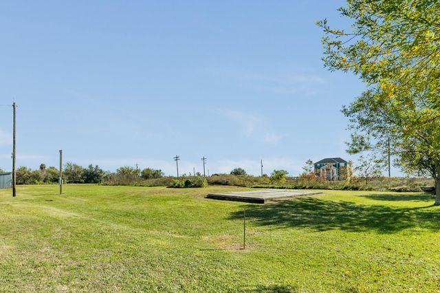 2326 Madison Avenue, Port Bolivar, TX 77650