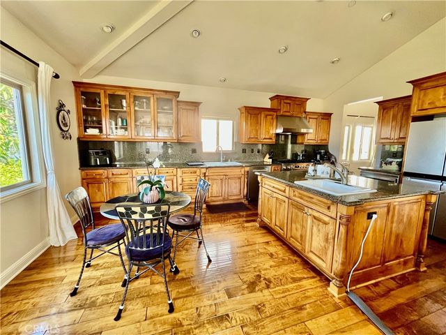 227 S Helberta Avenue B, Redondo Beach, CA 90277