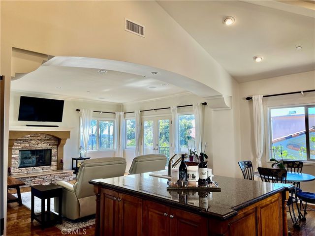 227 S Helberta Avenue B, Redondo Beach, CA 90277