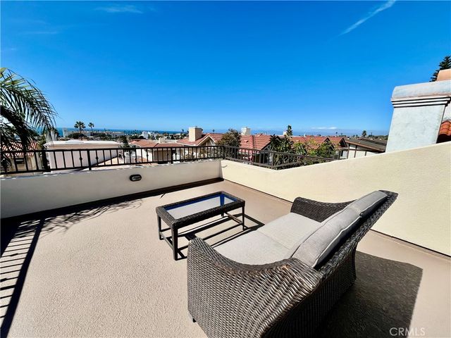 227 S Helberta Avenue B, Redondo Beach, CA 90277