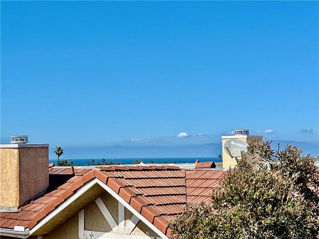 227 S Helberta Avenue B, Redondo Beach, CA 90277